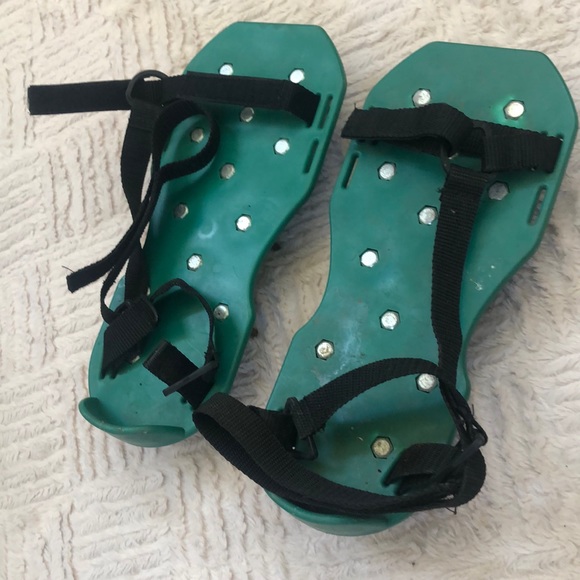 Lawn Aerator Shoes with Hook & Loop Straps - Picture 13 of 16